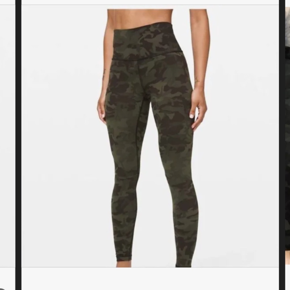 Size 4 Camo Wunder Under Leggings